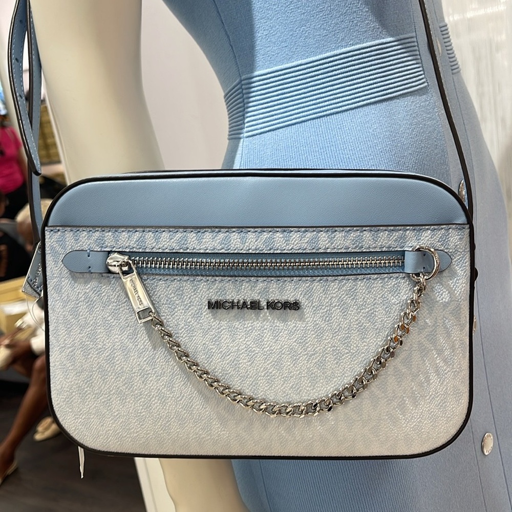 MICHAEL KORS Jet Set Large Ombré Signature Logo Crossbody Body
Light Sky
NWT - Picture 5 of 16